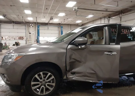 2014 Nissan Pathfinder S from USA, damaged, VIN 5N1AR2MM7EC610241